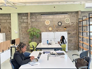 iHiT_coworking_space_shared_desk_1